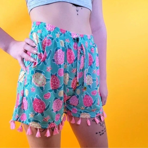 Simply Southern Pom Turtle Shorts - Picture 1 of 7